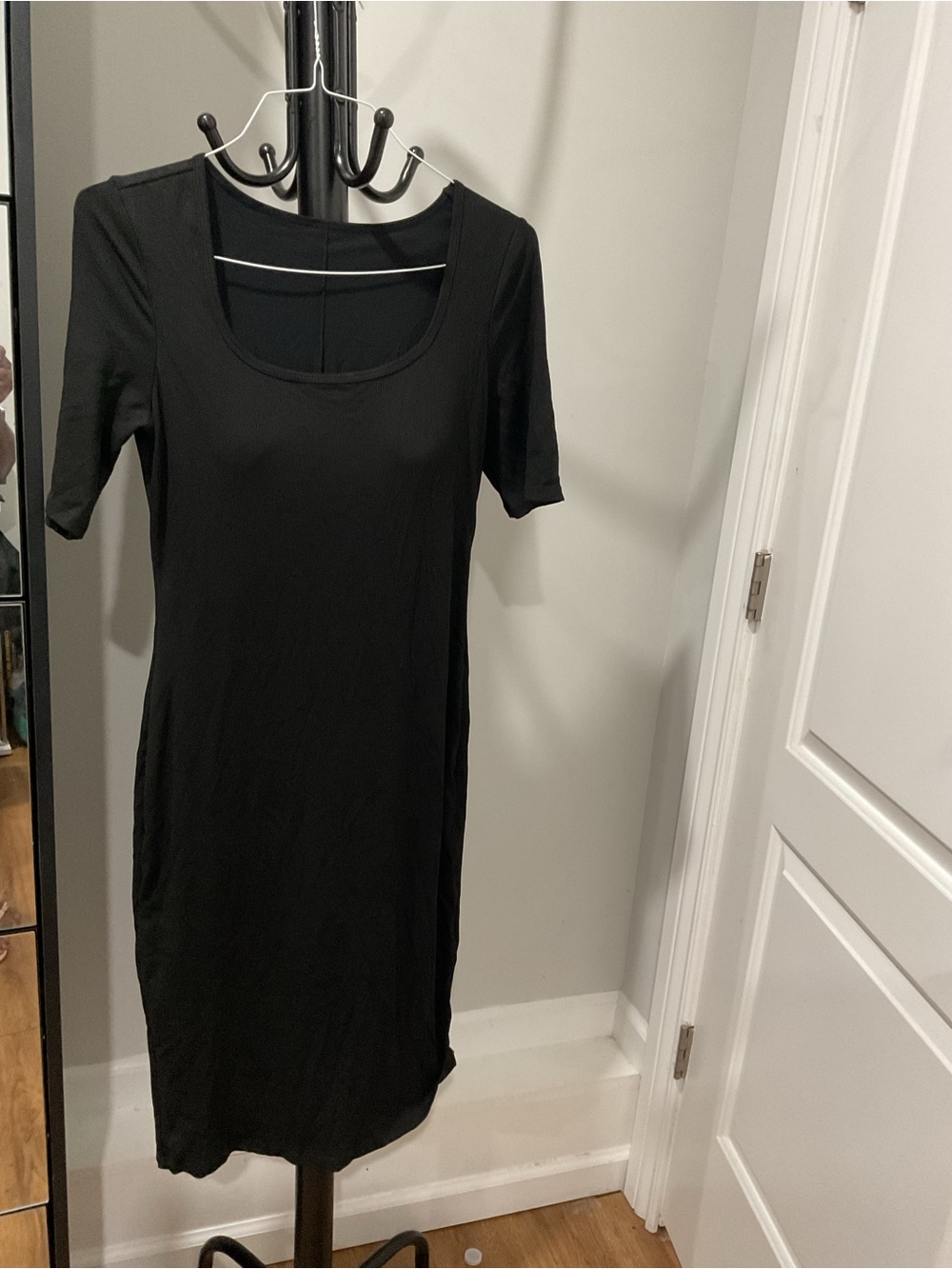 Classic Black Scoop Neck Dress - Unknown Brand
